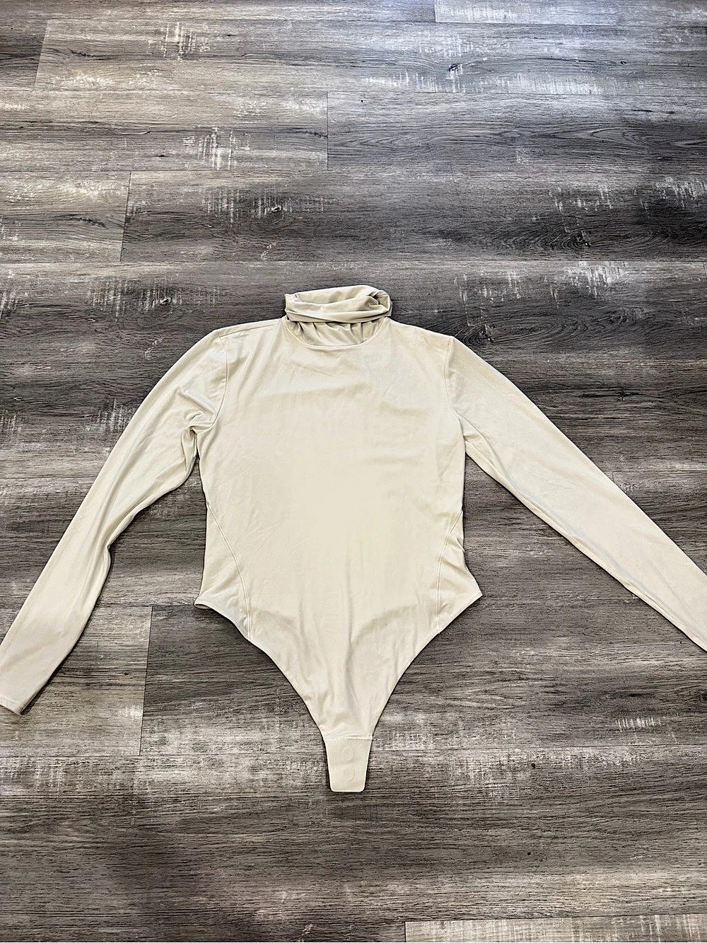 Lululemon bone turtle neck